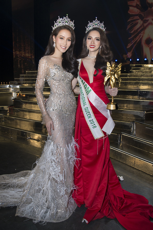 huong giang cui chao va cam on tung nguoi o hau truong sau phut dang quang