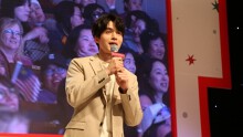 Hậu xác nhận hẹn hò Suzy, Lee Dong Wook cực điển trai tổ chức fanmeeting