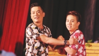 no luc sang den cua nha hat kich san khau nho 5b