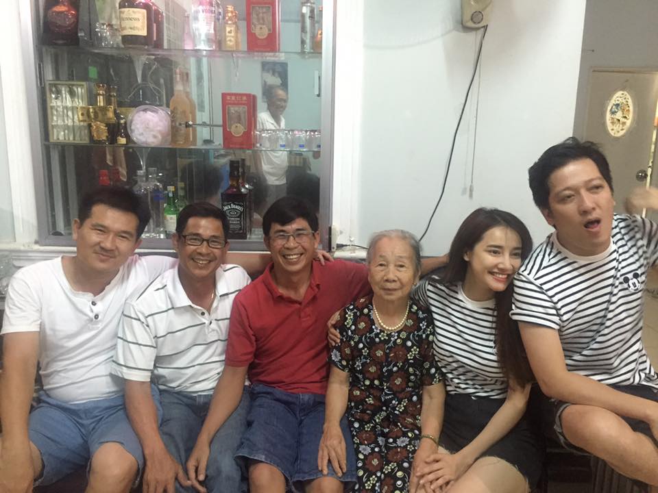 chet cuoi cuoc dien thoai cua bo truong giang khi nghe tin cu kieu chay hang nho nam em