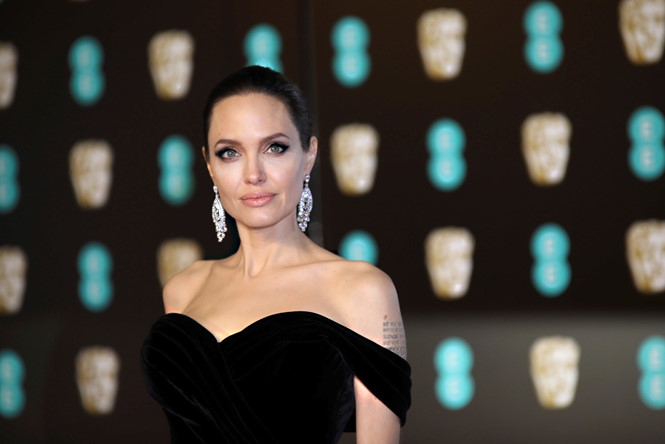 ro tin angelina jolie tim duoc tinh moi sau khi ly hon