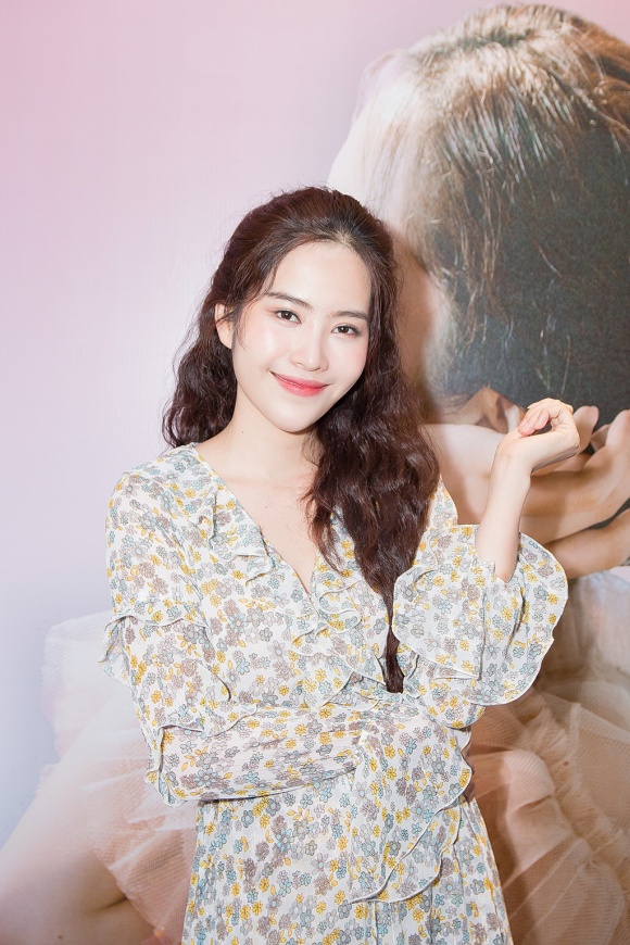 gio doi chieu cung khong bang nhung cu lat doi vai ngoan muc cua sao viet