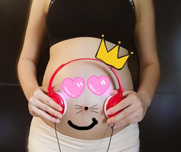 sau thoi gian up mo chung huyen thanh khoe bung bau va tiet lo gioi tinh thai nhi