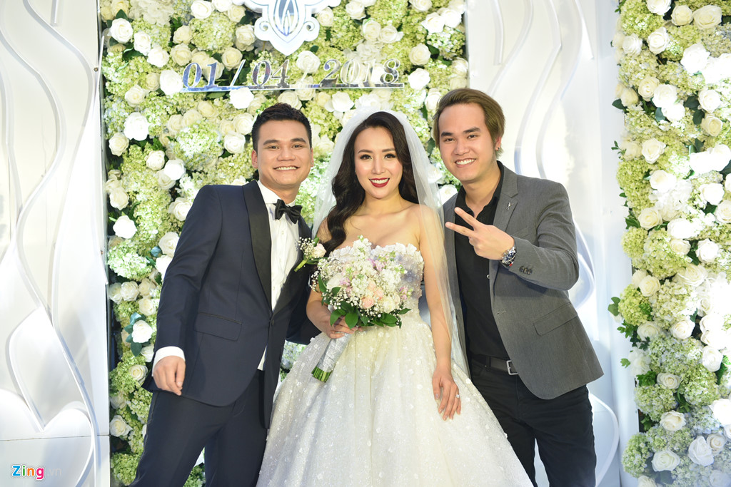 tiec cuoi lang man cua khac viet va vo dj