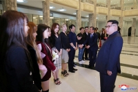nu hoang fancam hani va exid noi bat khi den tphcm