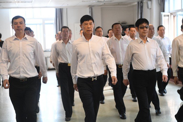 ben trong lo luyen nguoi mau cao tuoi
