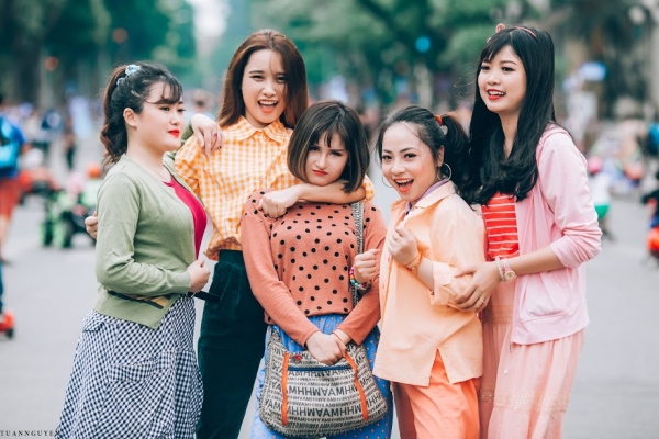 hoi ban than cover nhom ngua hoang thang nam ruc ro gay sot vi qua giong