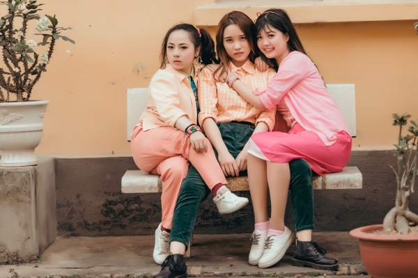 hoi ban than cover nhom ngua hoang thang nam ruc ro gay sot vi qua giong