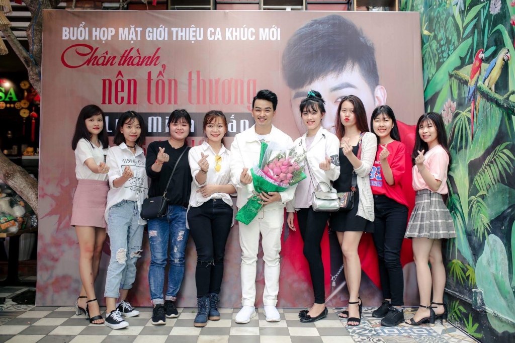 minh tuan a that tinh vi dien vien viet trinh trong mv moi