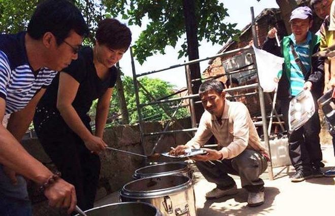 bua com tam bo tiet lo noi co cuc dang sau ve hao nhoang cua sao hoa ngu