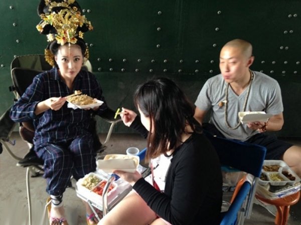 bua com tam bo tiet lo noi co cuc dang sau ve hao nhoang cua sao hoa ngu