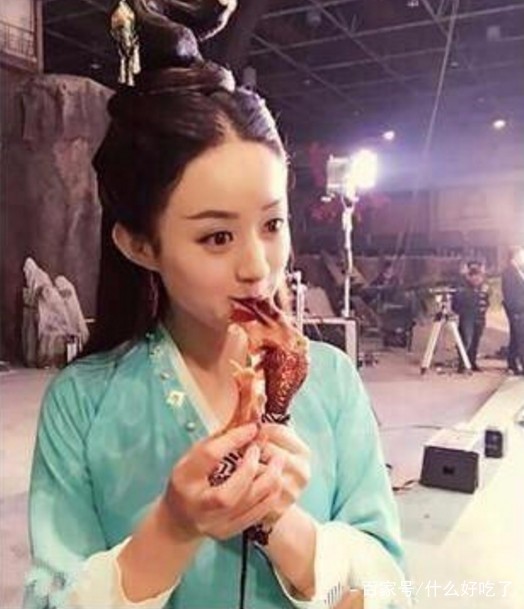 bua com tam bo tiet lo noi co cuc dang sau ve hao nhoang cua sao hoa ngu
