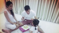 con gai 4 tuoi thuy tien da day do chuyen tien bac