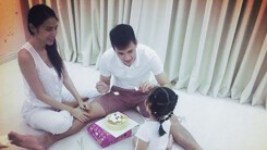 Thủy Tiên tiết lộ Bánh Gạo rất thích khoe với mọi người là con của 'bố Vinh - mẹ Tiên'