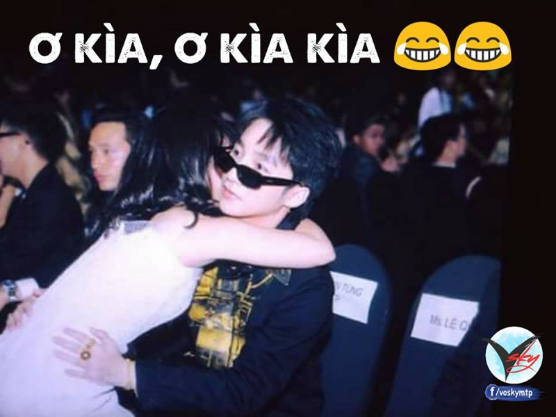 Fan 'phẫn nộ' đòi tìm ra người phụ nữ 'cưỡng ôm' khiến Sơn Tùng M-TP ngơ ngác fan phan no doi tim ra nguoi phu nu cuong om khien son tung m tp ngo ngac