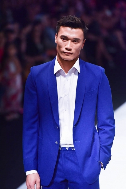Tin tức sao Việt 24/4: Bùi Tiến Dũng xuất hiện tại VIFW và Lê Âu Ngân Anh không còn là hoa hậu Đại dương tin tuc sao viet 244 bui tien dung xuat hien tai vifw va le au ngan anh khong con la hoa hau dai duong