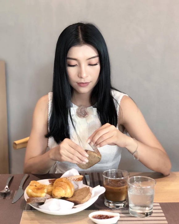 cuoc song sang chanh va goc khuat it biet cua chau gai lam truong tieu chau nhu quynh