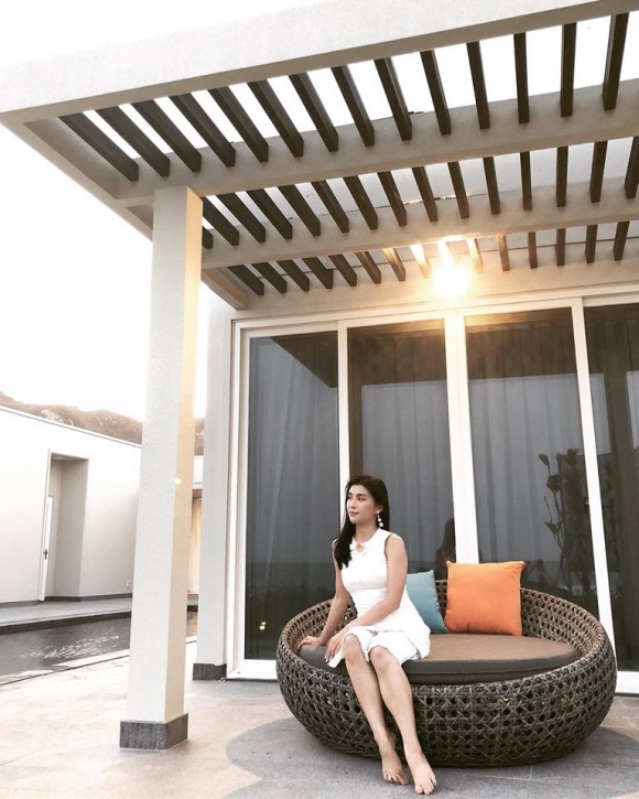 cuoc song sang chanh va goc khuat it biet cua chau gai lam truong tieu chau nhu quynh