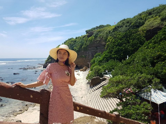 cuoc song sang chanh va goc khuat it biet cua chau gai lam truong tieu chau nhu quynh
