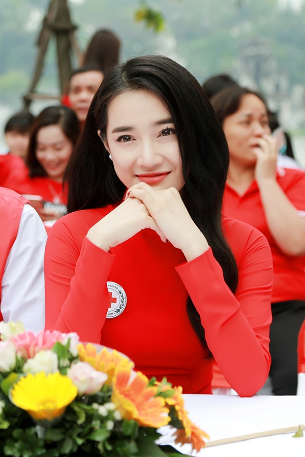 nha phuong ngay cang dat show sau on ao tinh ai cua truong giang