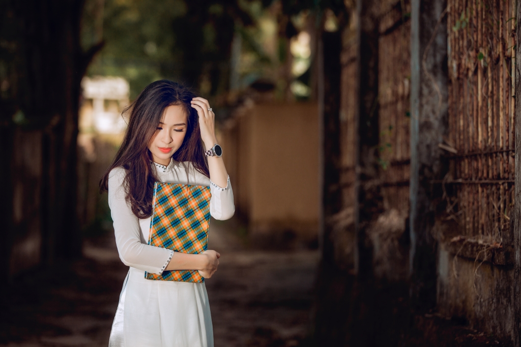 nu sinh phu quoc khoe ve dep trong veo thuot tha voi ta ao dai tinh khoi