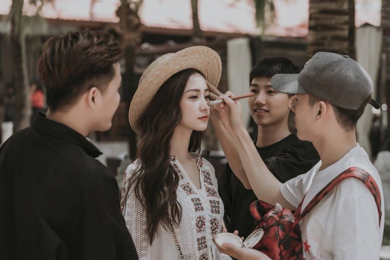 jun vu khang dinh khong phai nu chinh trong mv son tung thay hinh dep nen like thoi