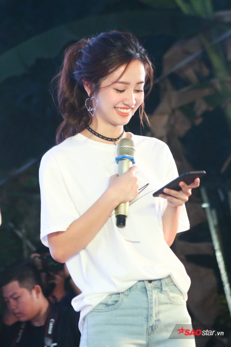 jun vu khang dinh khong phai nu chinh trong mv son tung thay hinh dep nen like thoi