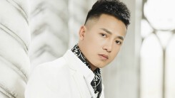 Chủ nhân hit 'Ngắm hoa lệ rơi' tiết lộ từng bị gạ tình đồng tính