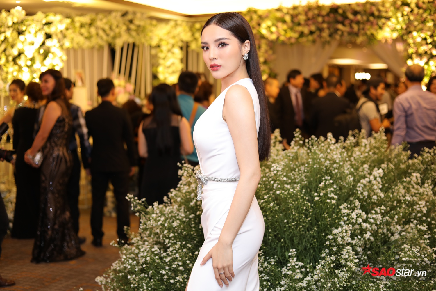 ky duyen lan ngoc va dan sao viet dinh dam xuat hien trong tiec cuoi cua diep lam anh
