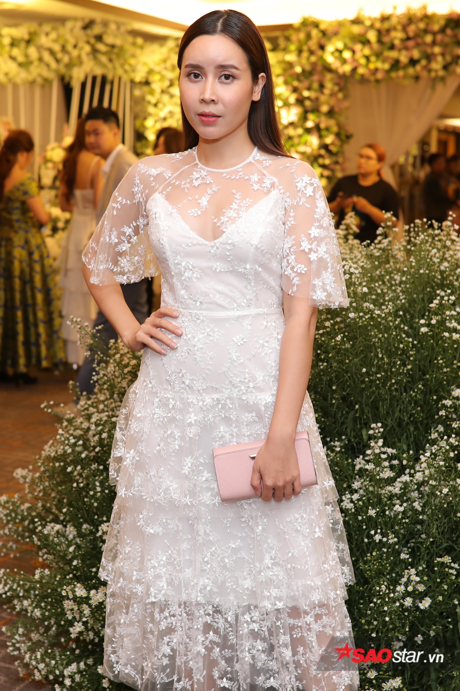 ky duyen lan ngoc va dan sao viet dinh dam xuat hien trong tiec cuoi cua diep lam anh