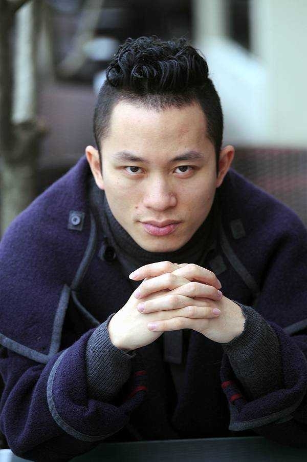 ngoai trinh thang binh nhac si duong khac linh tung vuong scandal voi nhieu sao viet khac