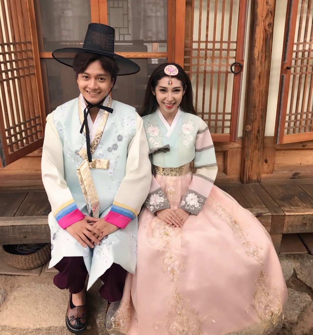 neu nghi ngo ve tinh yeu showbiz hay cu nhin vao nhung cap doi nay