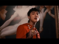 dan sai gon chen nhau mua hang hieu giam gia 50