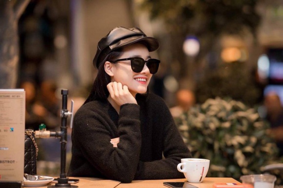 trong khi nha phuong xuat hien nhu nu than tai cannes truong giang lang le ve que ban gai