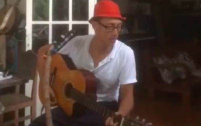 rocker nguyen gay go ngoi hat diem xua tai quan ca phe o con dao