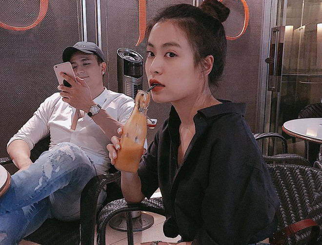 vinh thuy bi chi trich vi bo hai tay nhun nhay khi dang lai xe
