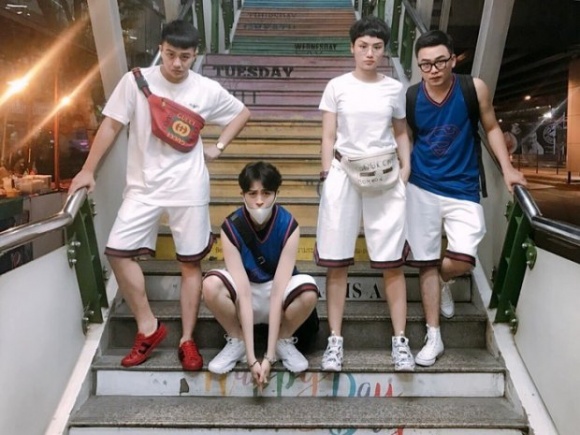chi voi dong thai nho nay fans nghi ngo miu le va gil le dang tha thinh cong khai
