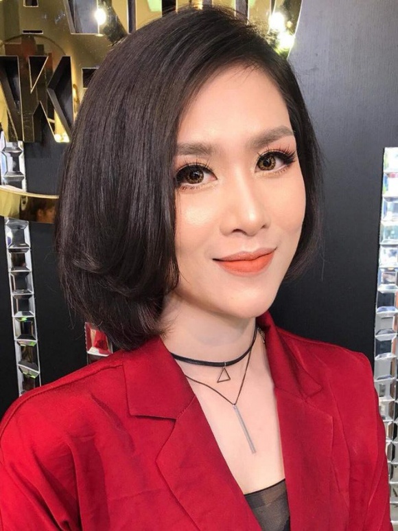 khong the nhan ra nguyet thao mai vi trang diem nhin qua khac