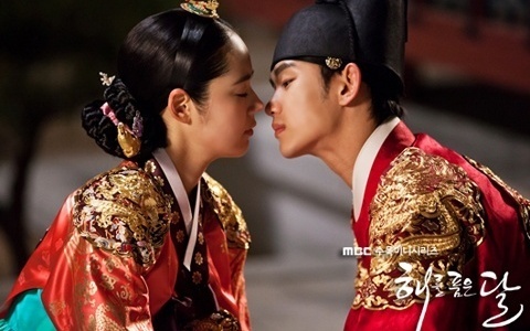MBC bất ngờ ra mắt phim 'Jung Yi ôm mặt trời' của Moon Geun Young và Kim Soo Hyun khiến fan điên đảo mbc bat ngo ra mat phim jung yi om mat troi cua moon geun young va kim soo hyun khien fan dien dao