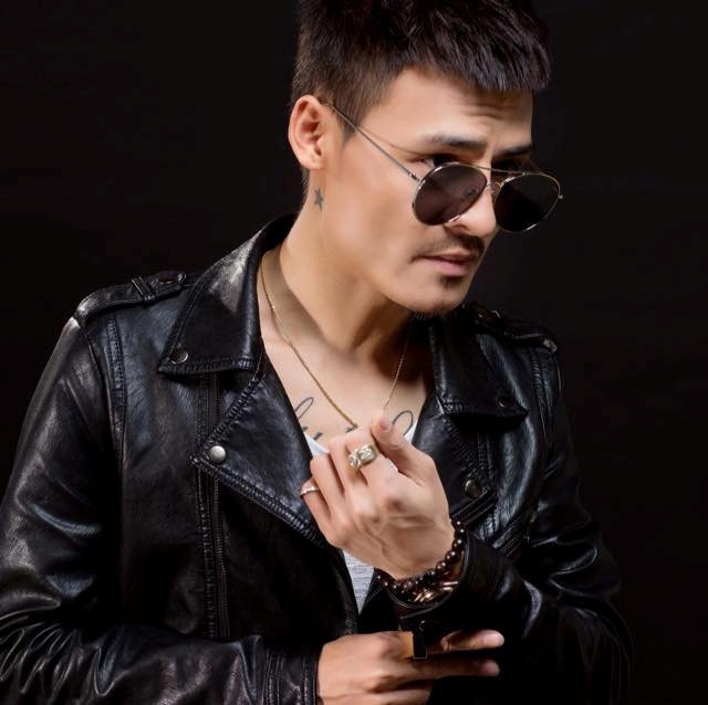 Mượn Hồ Ngọc Hà, Vũ Hà đá xéo Hoa Vinh vì tuyên bố 'không cần chơi với ai trong showbiz'? muon ho ngoc ha vu ha da xeo hoa vinh vi tuyen bo khong can choi voi ai trong showbiz