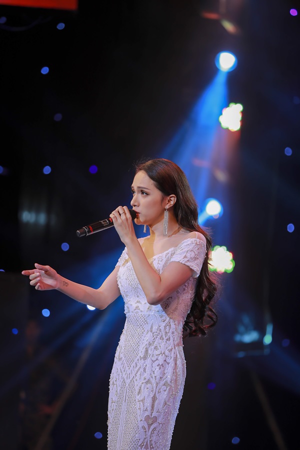Gầy đến nỗi trơ hết xương quai xanh, Mỹ Tâm - Hương Giang Idol cất đâu mất rồi số đo 3 vòng 'vạn người mê' gay den noi tro het xuong quai xanh my tam huong giang idol cat dau mat roi so do 3 vong van nguoi me