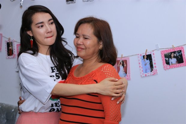 nha phuong bi chi trich an may di vang vi da tha thu cho me nhung van phoi bay chuyen xua