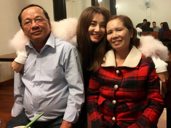 nha phuong bi chi trich an may di vang vi da tha thu cho me nhung van phoi bay chuyen xua