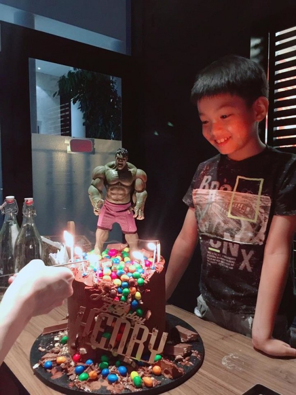 ho ngoc ha to chuc sinh nhat cho con trai subeo ban gai cuong do la gui loi chuc dac biet