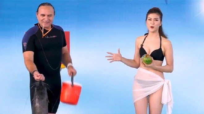 Đại diện kênh đưa nữ MC mặc bikini lên dẫn World Cup nói gì? dai dien kenh dua nu mc mac bikini len dan world cup noi gi