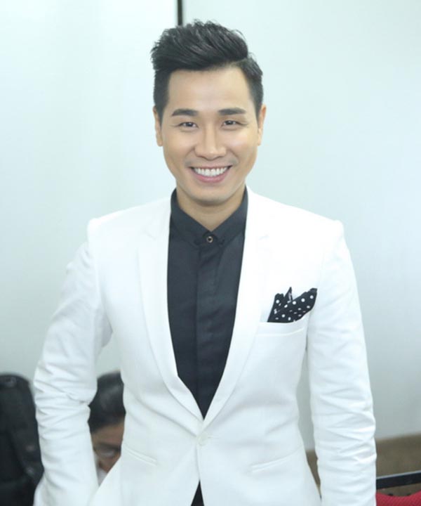 hon nhan 7 nam tan vo hong nhung toi vuot qua noi buon mot cach tu nhien chu khong guong ep