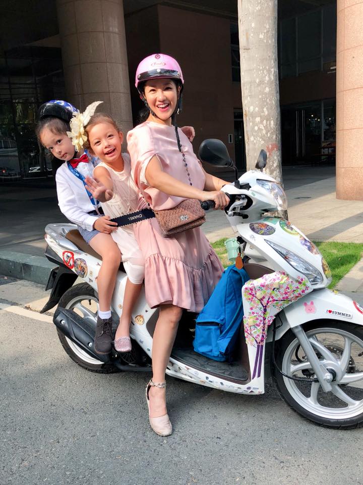 hon nhan 7 nam tan vo hong nhung toi vuot qua noi buon mot cach tu nhien chu khong guong ep