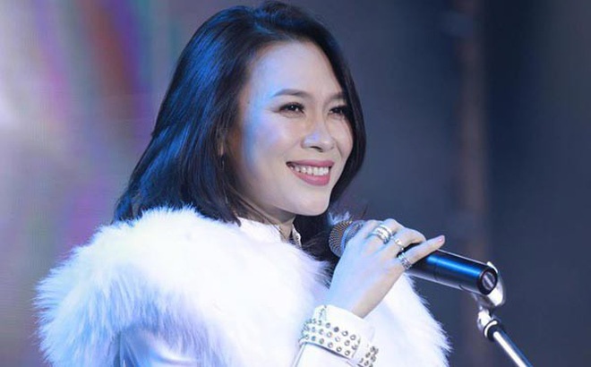 thoi quen di lui vao san khau cua my tam va ly do khien fan cam dong