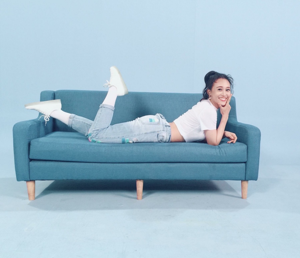 kim anh minh nham tuong cam mat vao game dong nghia voi nghien game