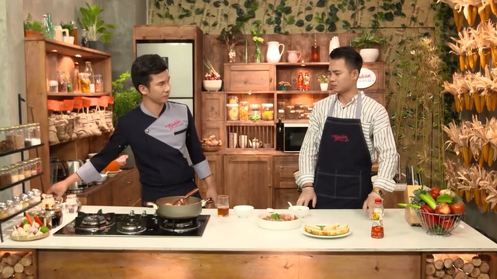 my nhan vao bep tap 119 tran phong bi duoi khoi nha vi trom tien cua minh lam